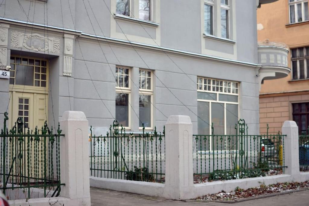Apartament Przy Parku Z Bezplatnym Parkingiem Торунь Екстер'єр фото